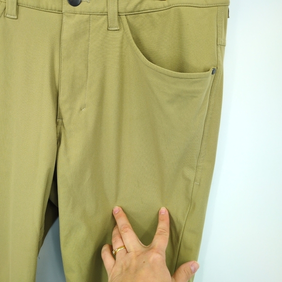 Lululemon ABC Pant Classic 32" Men's 30 Beige Tan Warpstreme Material Activewear - Picture 12 of 12